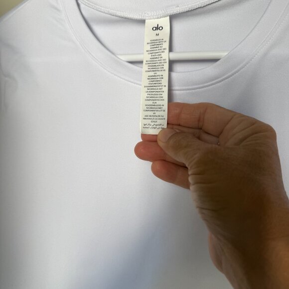 ALO YOGA ALOSOFT FINESSE LONG SLEEVE WHITE MEDIUM --BEAUTIFUL! - Picture 3 of 9